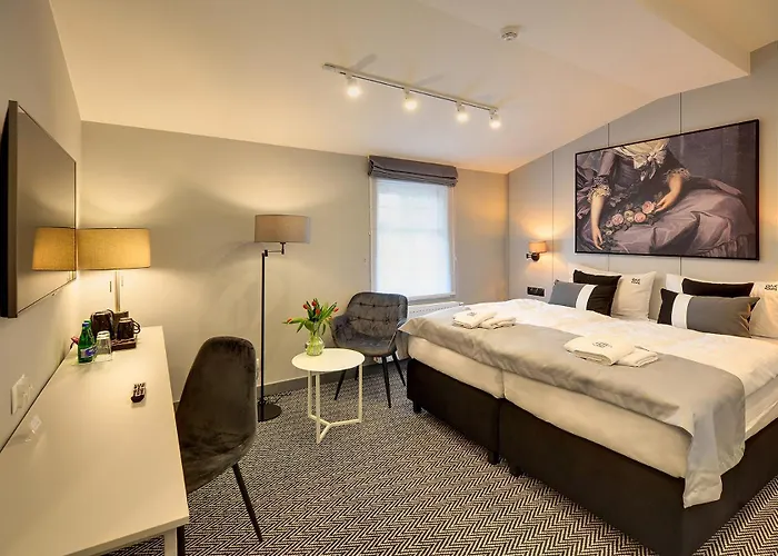 Oak Hotel Oborniki Slaskie